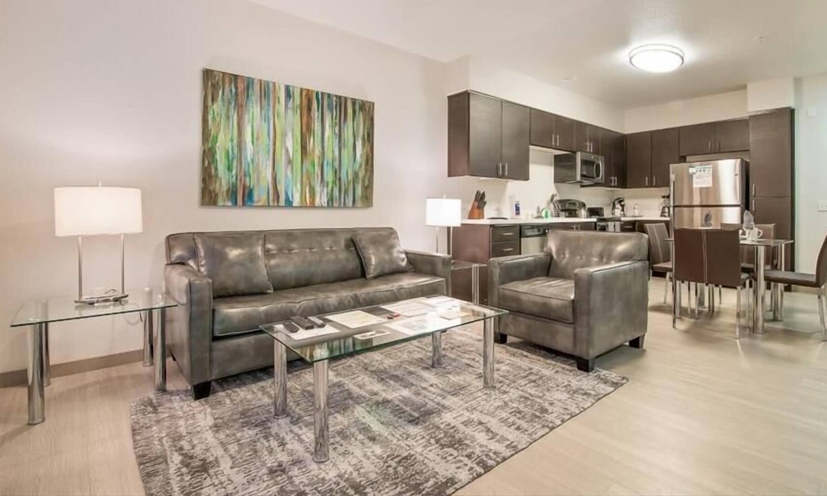 Mountain View Apartment | New Listing! Beautiful 1BR in Downtown | Pool & Gym
