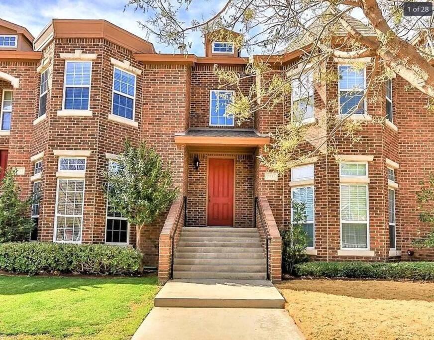 North Overton House | New Listing by SuperHost! Walk to Texas Tech!