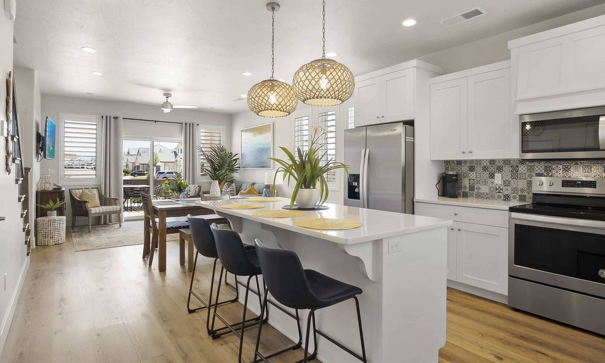 Washington Fields House | New Listing Happy Hawaiian