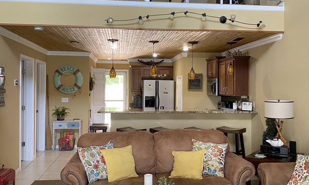Camdenton Condo | New Listing!, Incredible Lakefront property. Family friendly. Super relaxing!