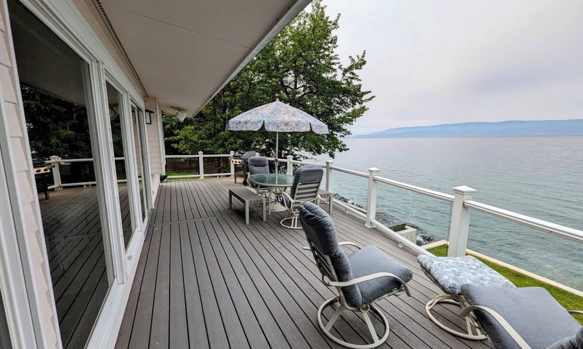 Bigfork House | New Listing! Lake Front Retreat on Flathead