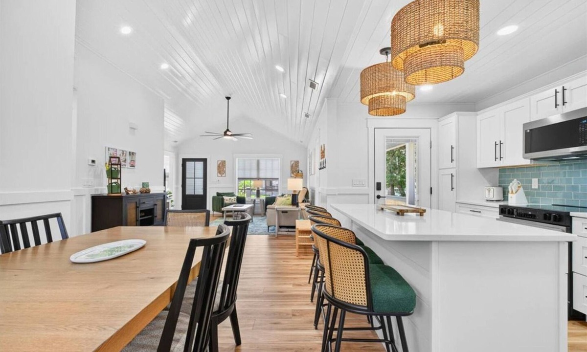 Tranquil Harbour House | New Listing Lux Beach House Dog Friendly