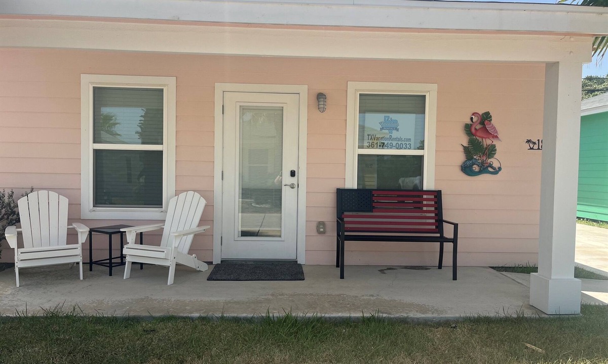 Fulton Cottage | New Listing! Oasis Bungalow