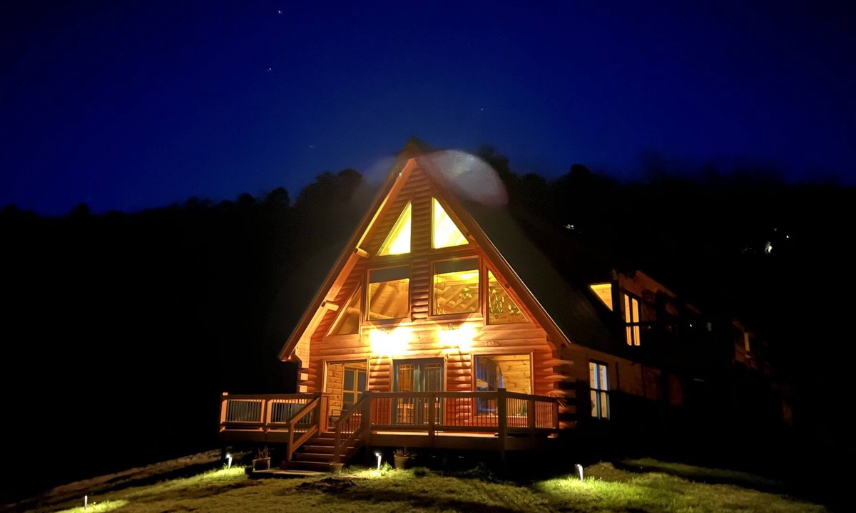 Talking Rock Cabin | *NEW LISTING* The Summit Getaway