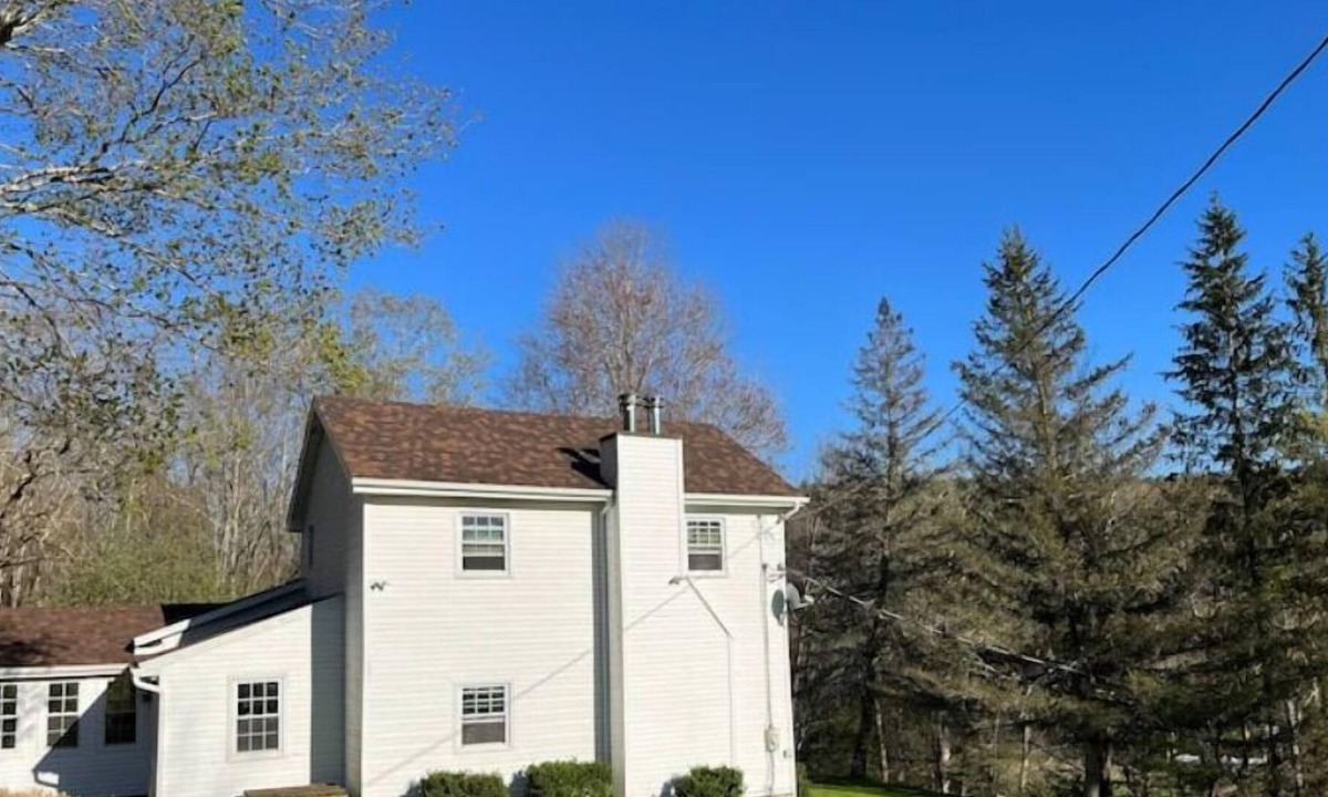 Jefferson House | [New Listing!] Tranquil Renovated Farmhouse Getaway with Pond