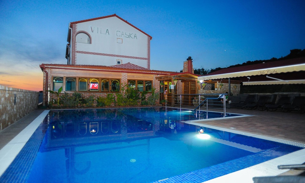 Caska Apartment | NEW LISTING! Vila Caska ap 3 - nex to Zrce, sea view, wifi, pool, resturant&bar