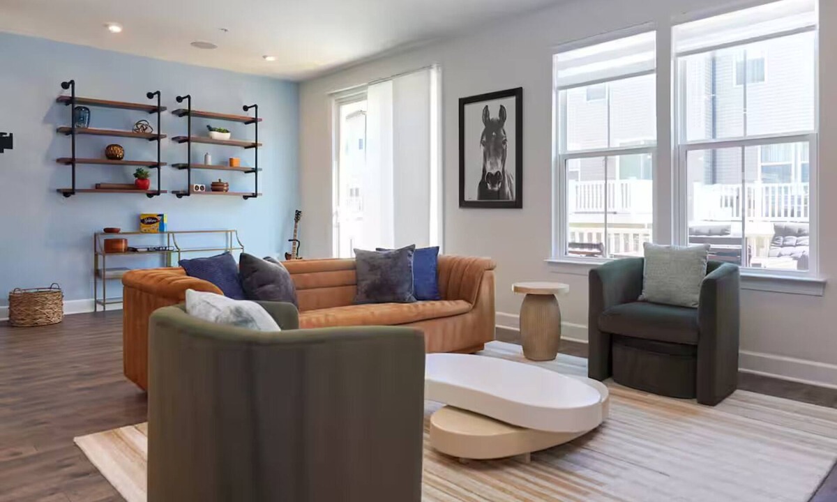 Largo House | New LUX home close to DC+metro