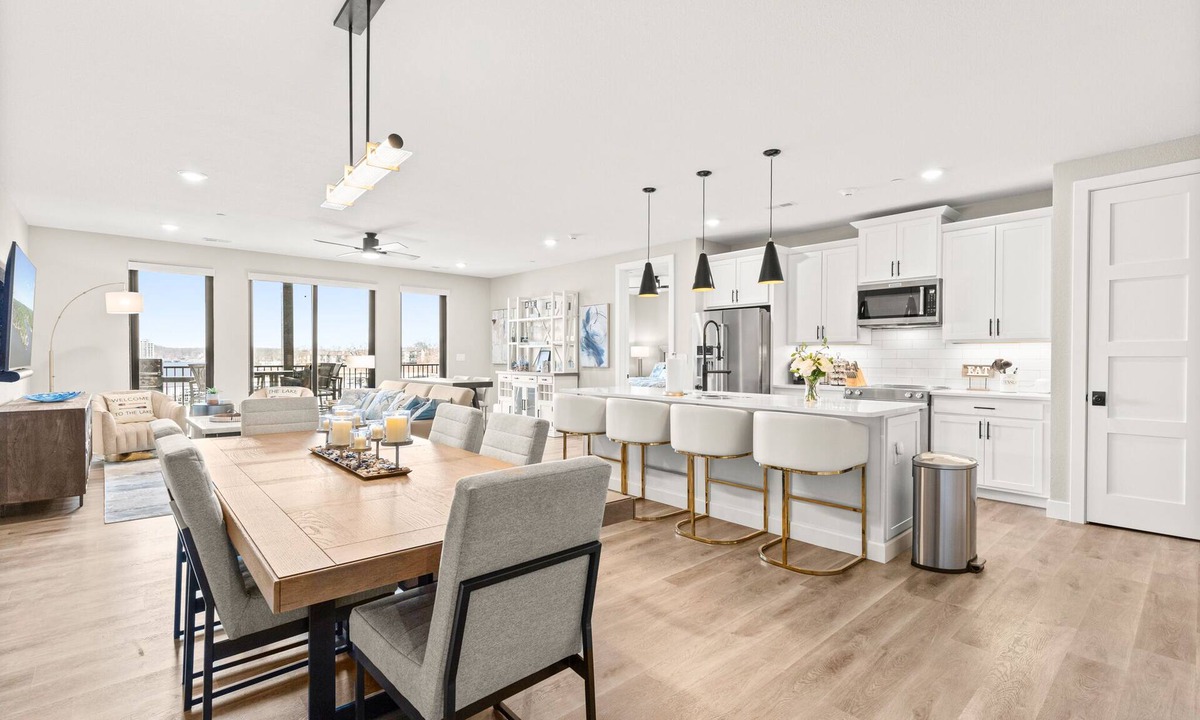 Village of Four Seasons Condo | New Lux Waterfront Condo w/Unparalleled Views! 2E