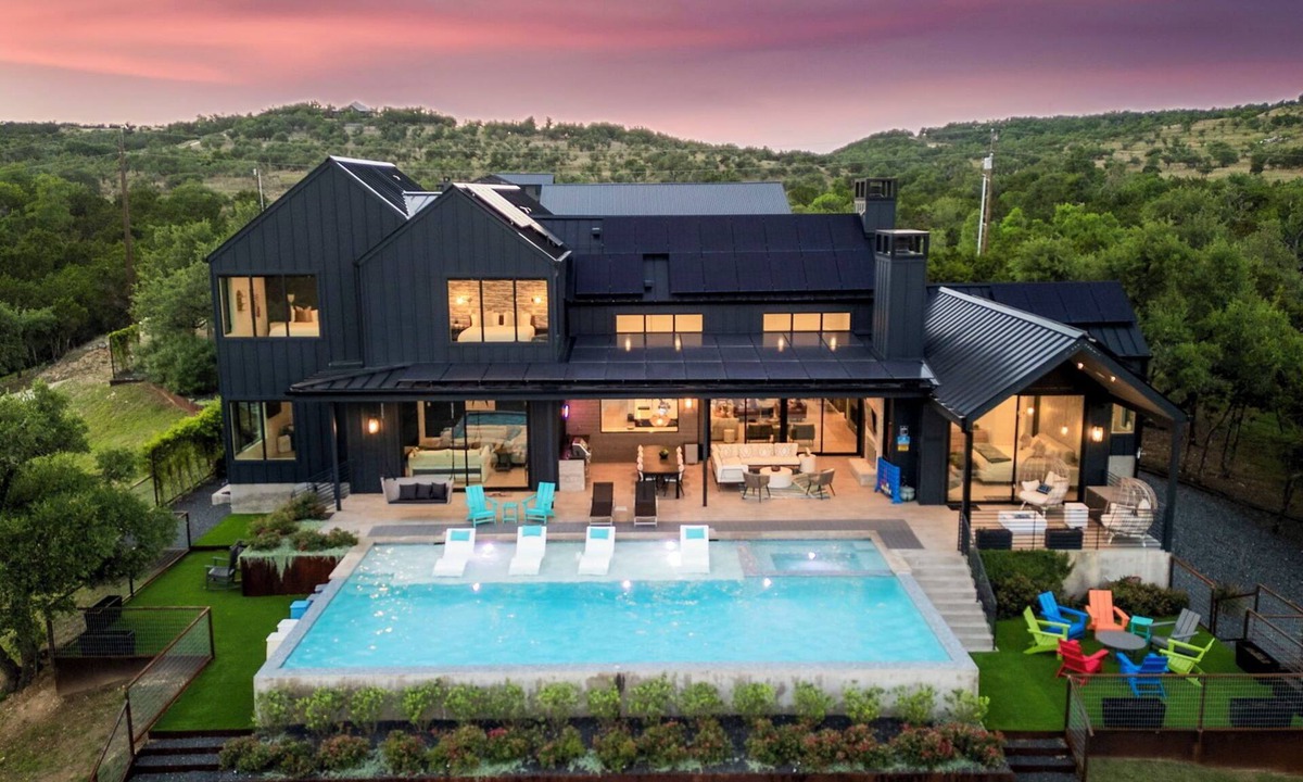 Henly House | NEW|Luxe Estate|Pond|Pool|Pickleball|Animals|22PPL