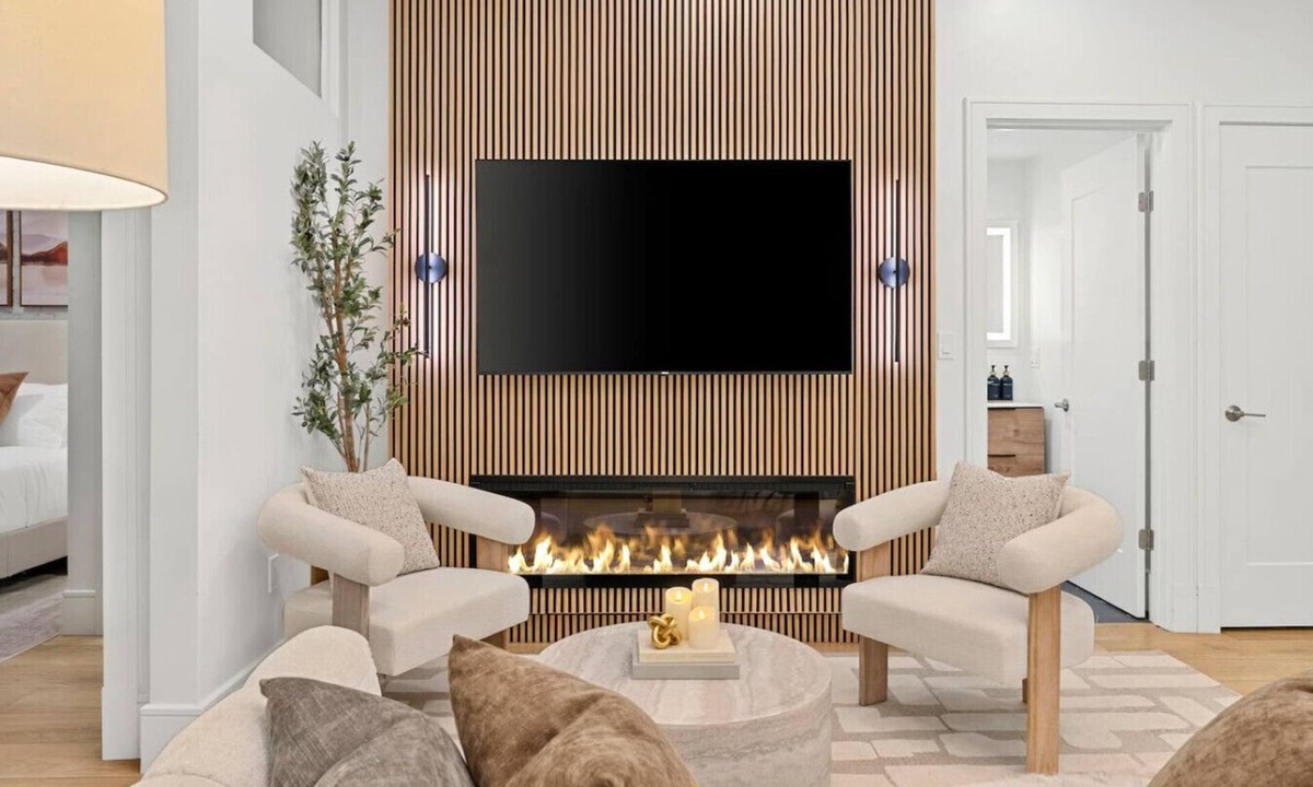 Griggs Park Condo | New Luxe Penthouse w/Rooftop + 1 Free Parking!