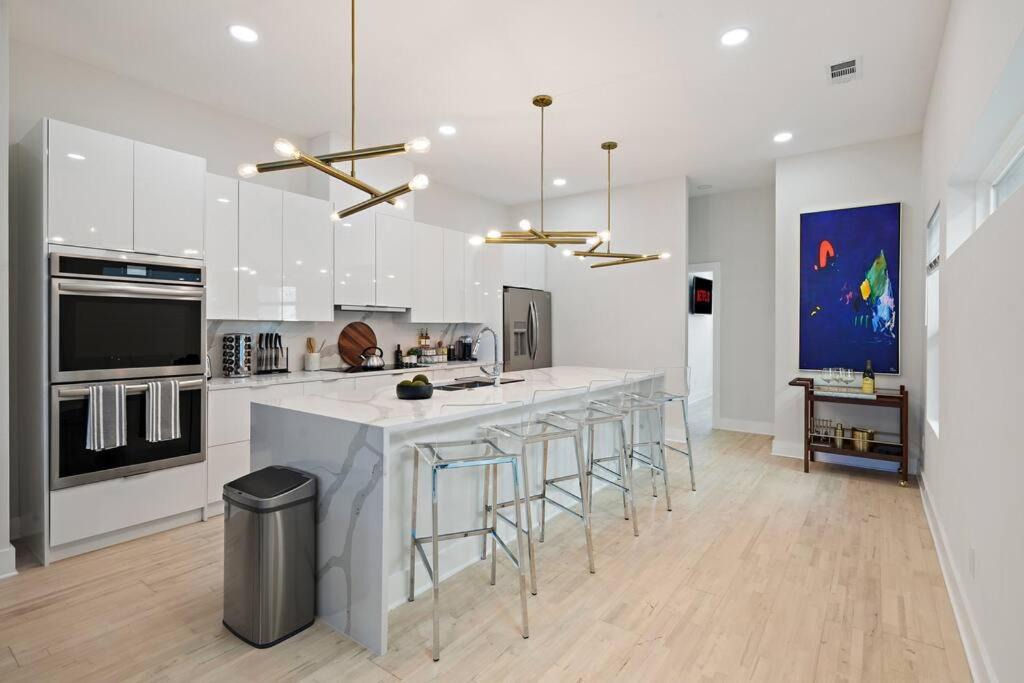 West Dallas Villa | New Luxury 3 story Townhome in Trinity Groves