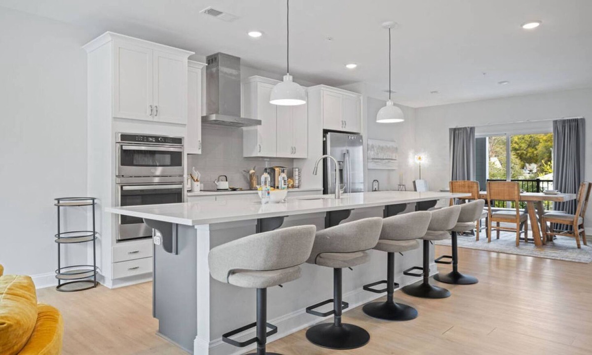 Wake Forest Apartment | NEW Luxury Condo Rooftop Terrace EV Charger