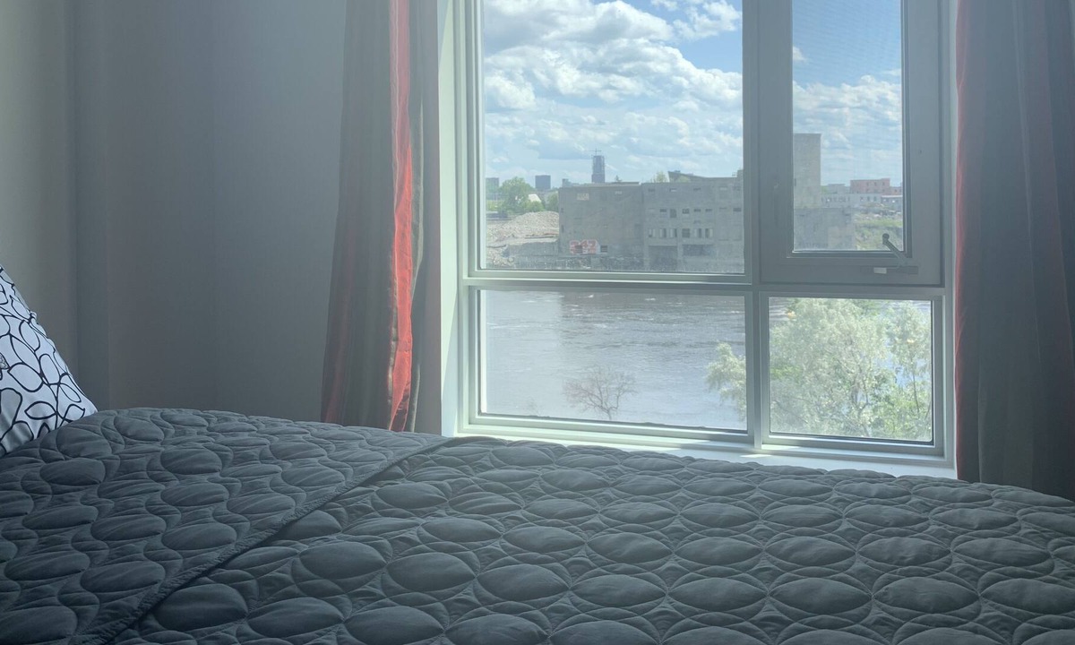 Hull House | NEW LUXURY CONDO WITH WATERFRONT/PARLIAMENT VIEWS