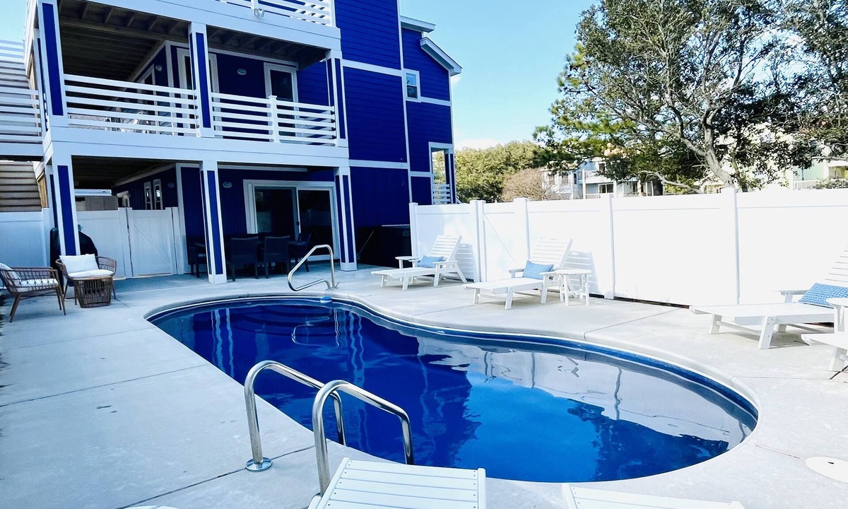 Monteray Shores House | *New* Luxury,Heated Pool,HotTub,GameRoom,Elevator