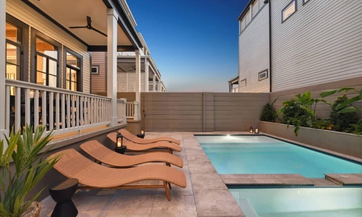 Faubourg Lafayette Condo | New Luxury Home | Heated Pool & Spa
