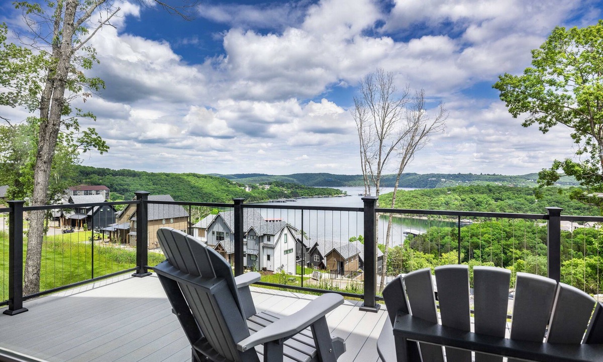 Kimberling City House | New! Luxury Lakefront Home 2 Pools + Resort Perks All-in-One Getaway