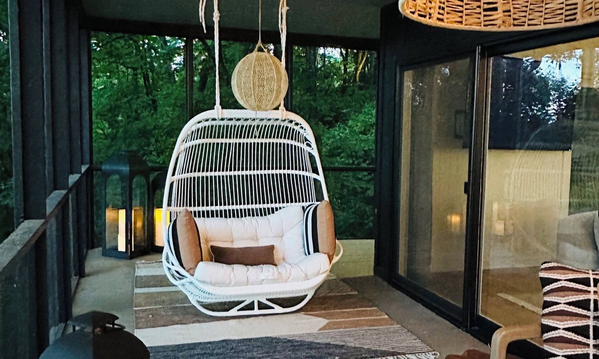Knoxville House | NEW! Luxury Riverfront Treehouse with Epic Views on 2.5 Acres