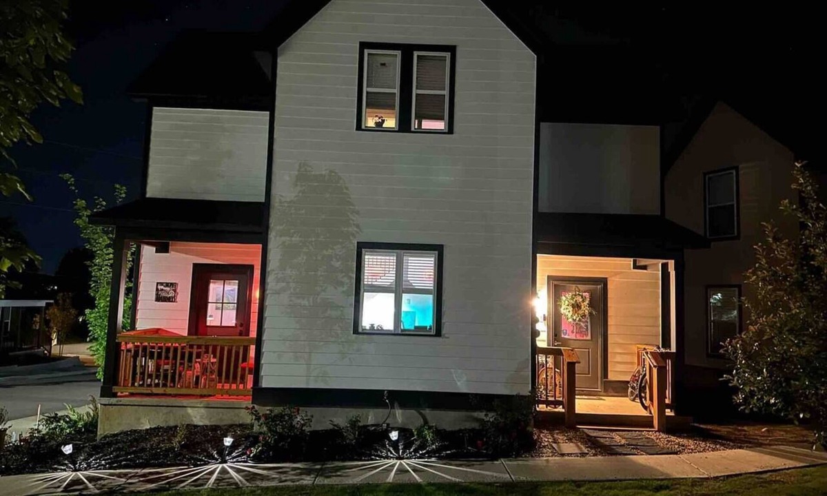 Fayetteville House | New Luxury Smart Home w Courtyard