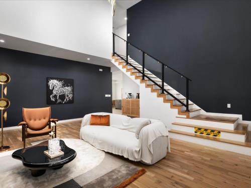 Cedar Crest House | New Luxury Spacious 5B3B house 10 mins DT Dallas & Bishop Arts & WorldCup