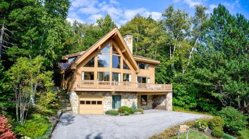 Stratton Mountain House | New Luxury Stratton Mountain Chalet