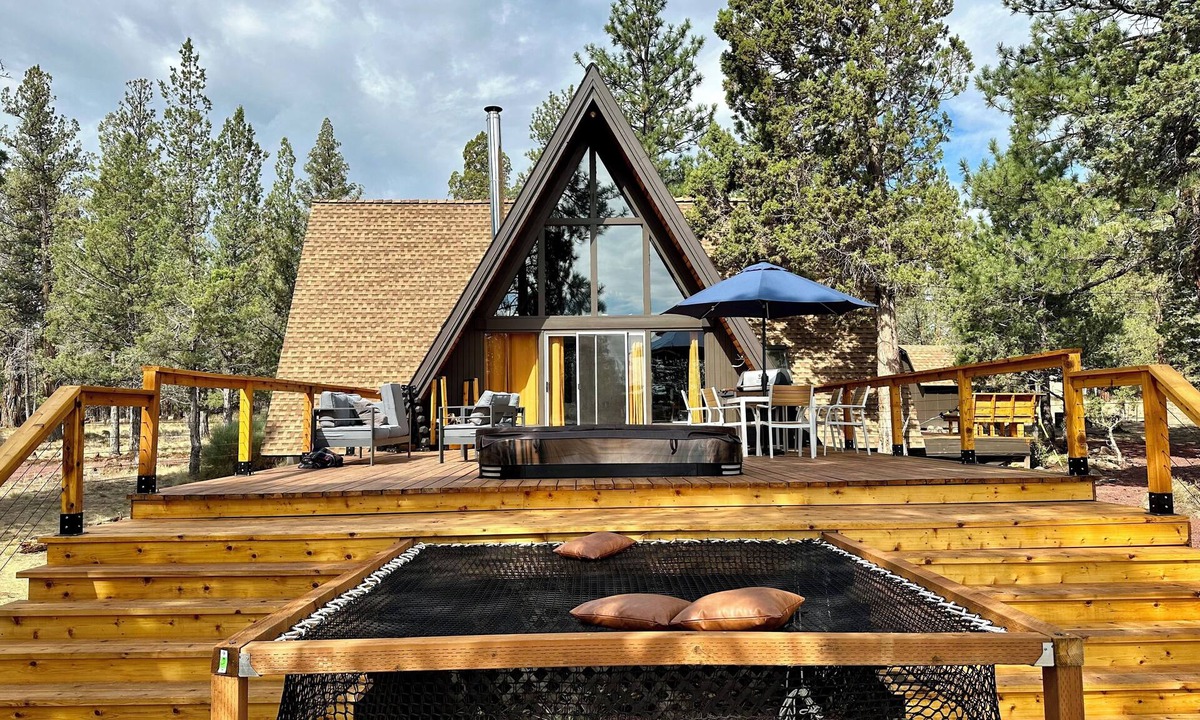 Sisters Cabin | NEW ! Majestic A-Frame on 5 acres!