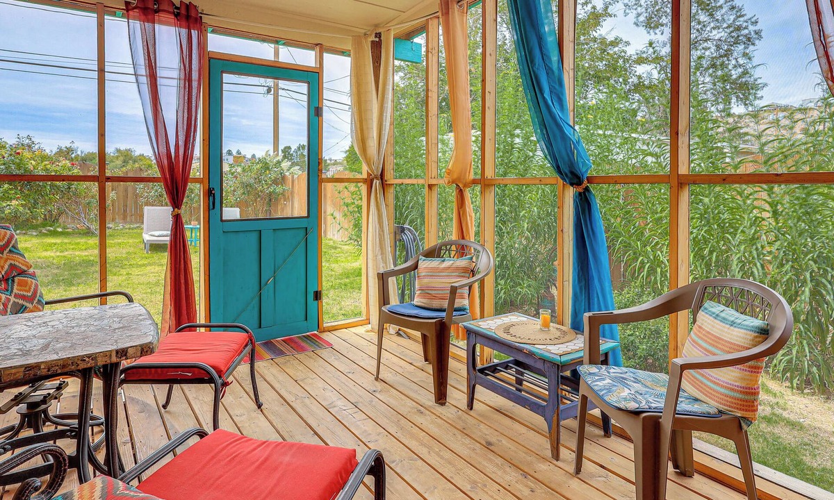 Truth or Consequences Cottage | New Mexico Cottage: Private yard & Tub On-Site