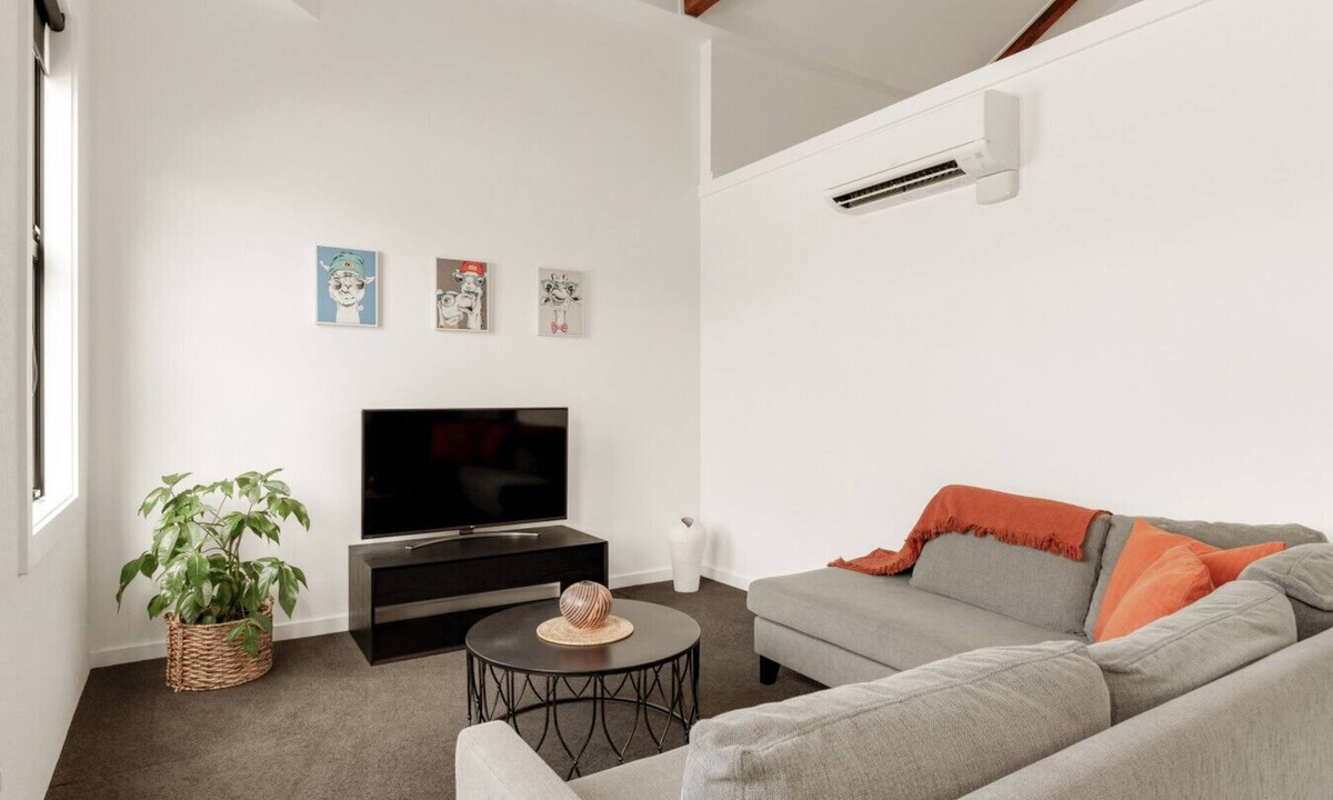 Gisborne Apartment | NEW - Middle of CBD | Fresh 1BR Apt!