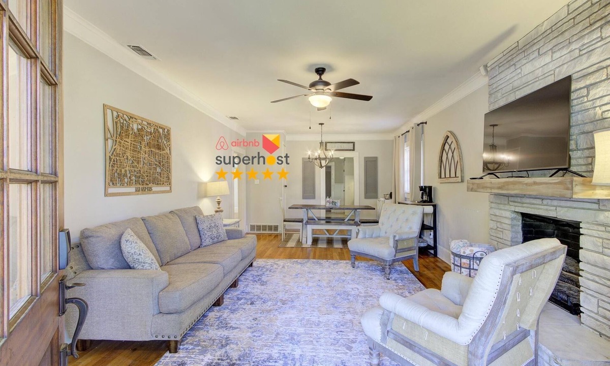 Crosstown House | *NEW* Midtown Delight | 5 beds | 5 TVs