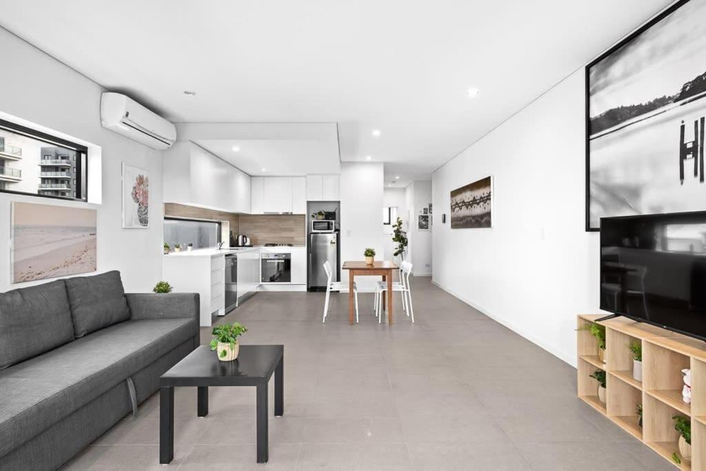 Homebush Apartment | New Modern 2BR 2baths Apt in Homebush Sleeps 6