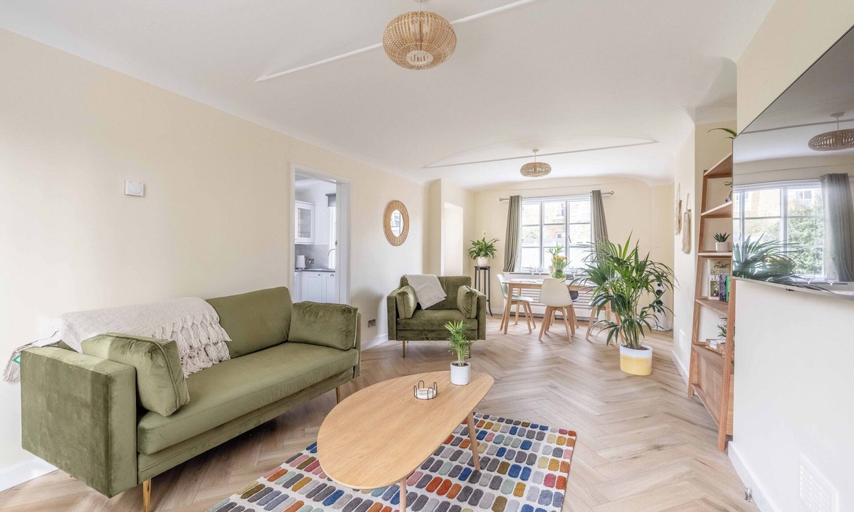 Windsor House | NEW! Modern 3 bed Cottage, Central Windsor