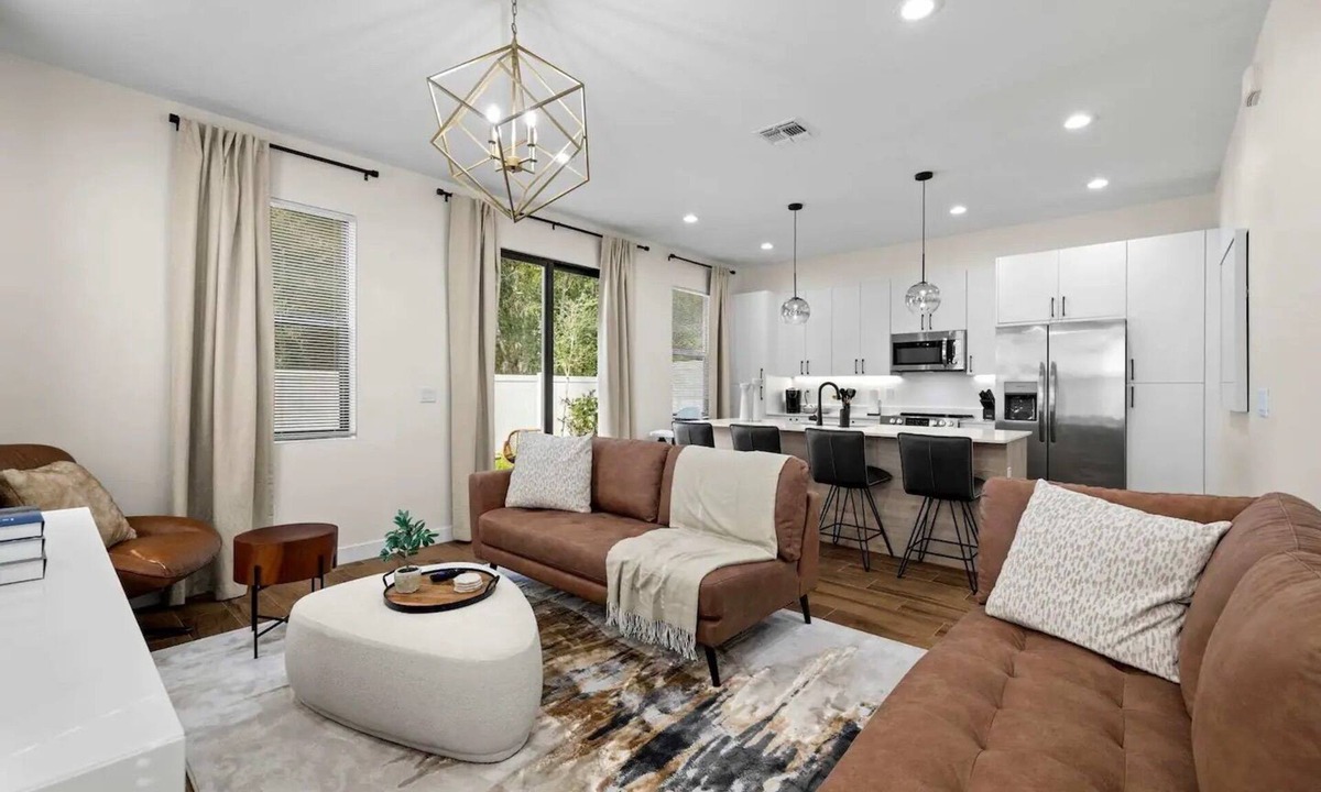 Pinecrest West Park House | New Modern 3 Bedroom Townhome w/Patio Central Tampa Near Airport