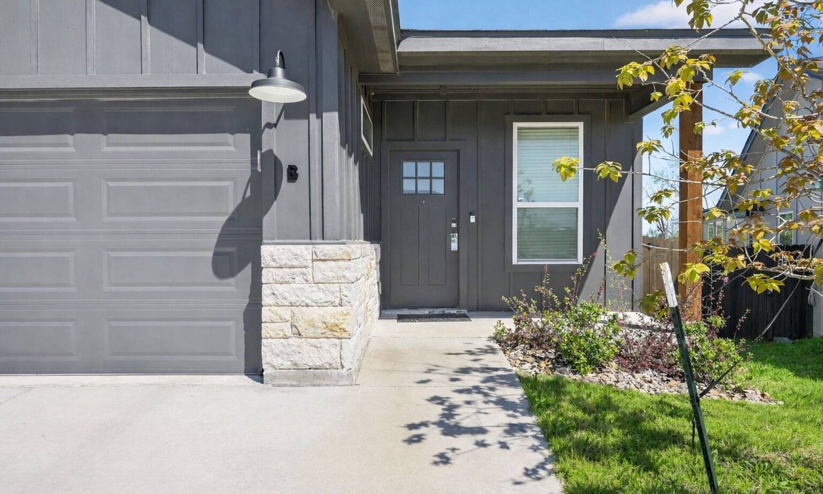 Temple House | New! Modern 3BR w/Fenced Yard, Pet Friendly!