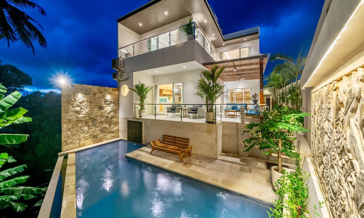 Kediri Villa | New Modern 4BR Canggu Villa/Rooftop/Pool/View