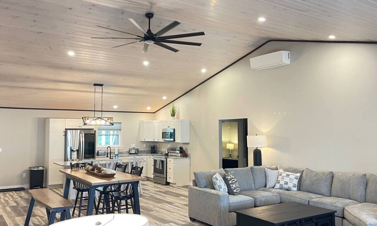 Bangor House | New Modern | Fire Pit | 4 BR/3 Baths
