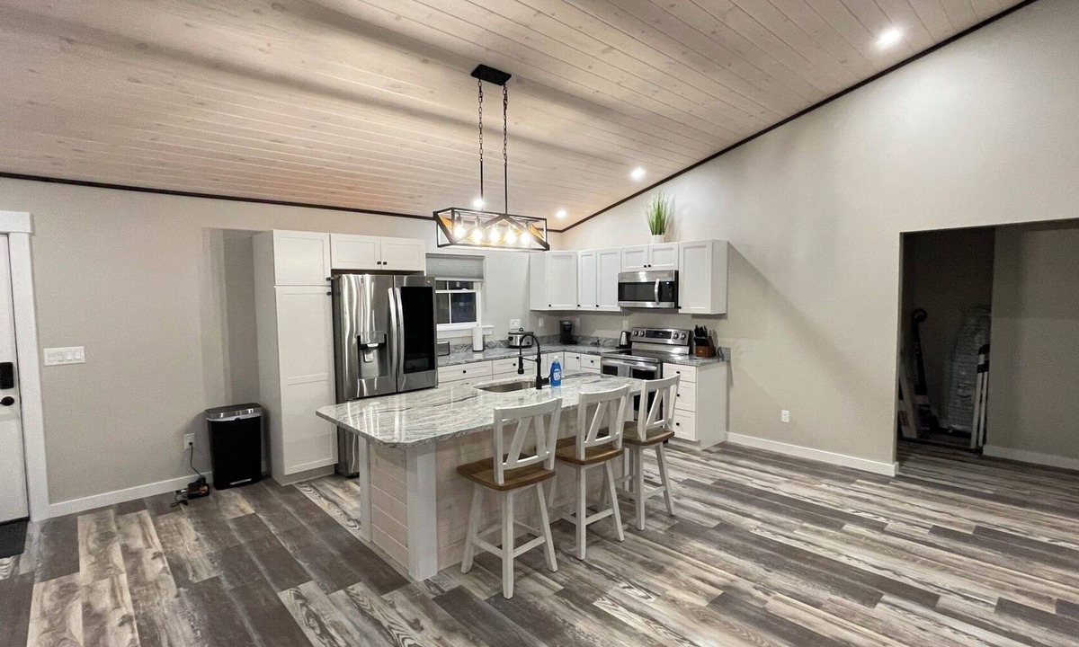 Bangor House | New Modern | Firepit | 4BR/3 Baths