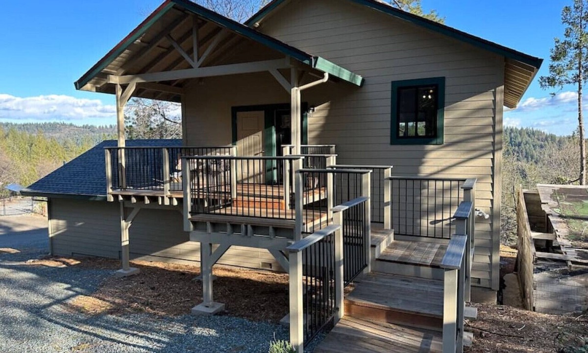 Apple Hill House | New Modern Home-Valley View-Central