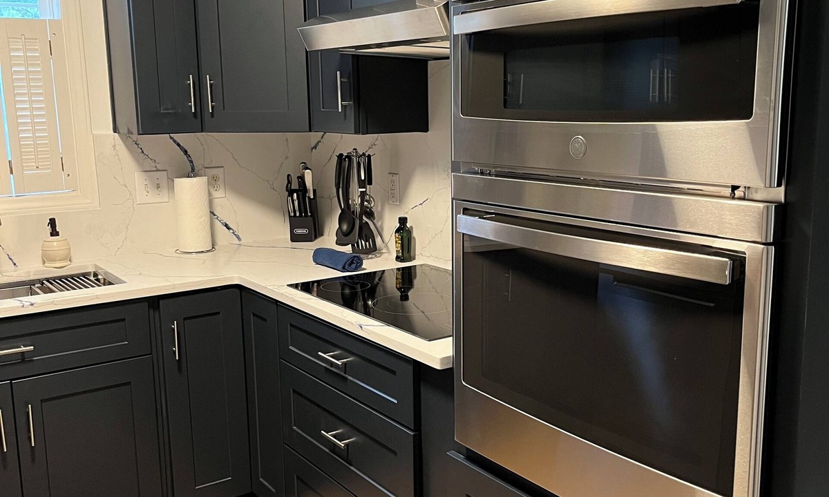 Morrisville House | New modern kitchen in great location to RDU and RTP