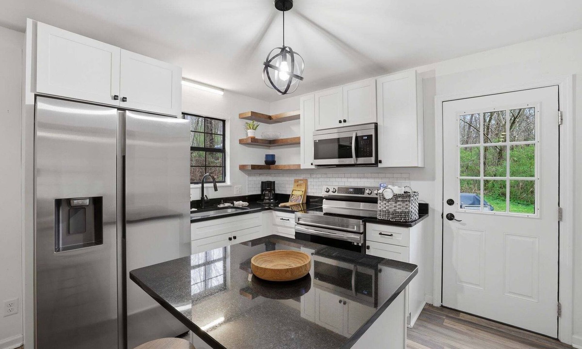 McDonald Cottage | NEW! Modern McDonald Ranch Serene Wooded Escape