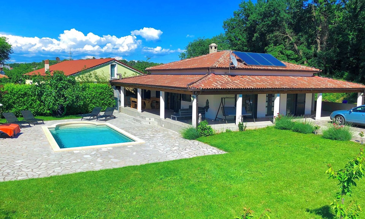 Pula House | New, modern vacation home* Close to the sea - quiet location with pool - pure nature