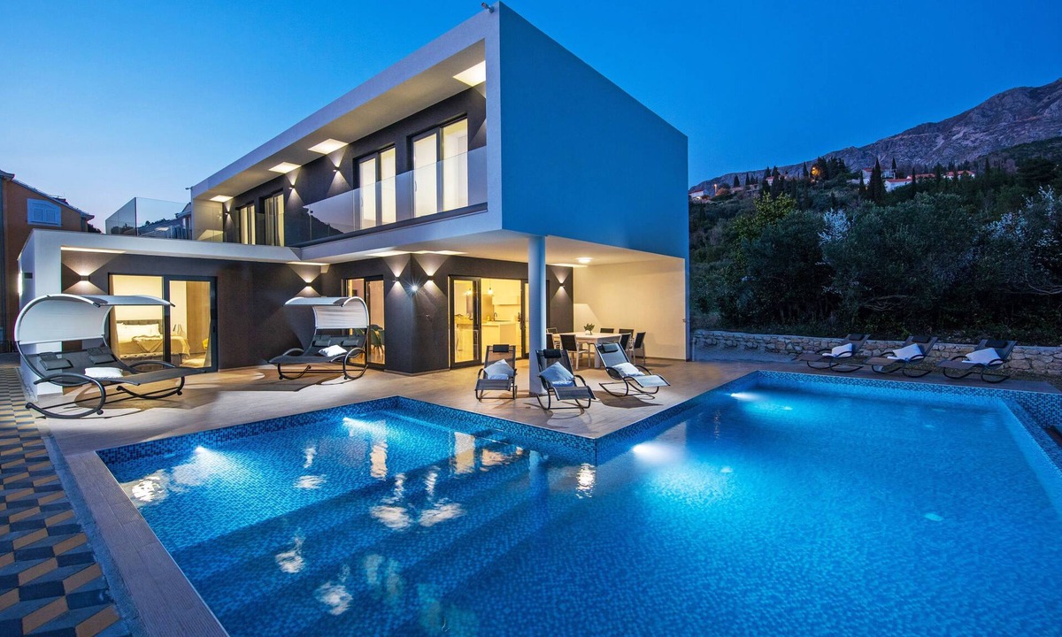 Petraca Villa | New modern Villa Luce. Guaranteed privacy