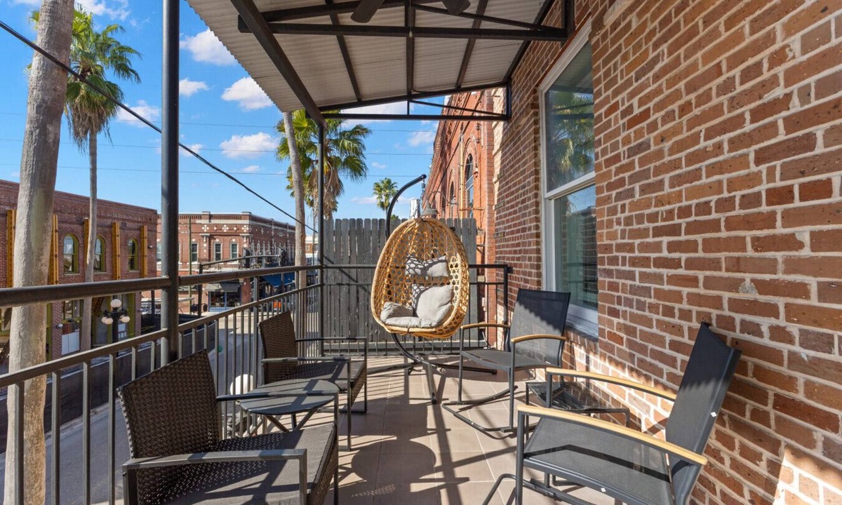 Historic Ybor Apartment | NEW! Mojito Manor | Vibrant Ybor Studio on 7th Ave