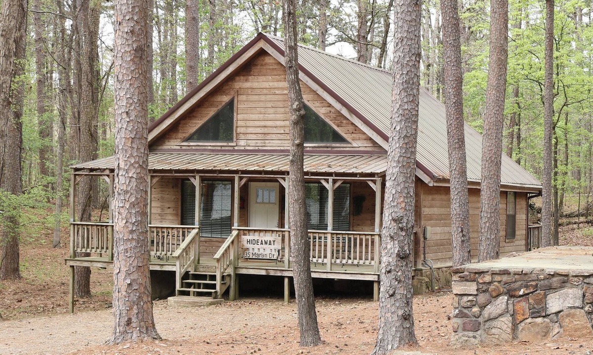 Broken Bow Cabin | NEW Owner! Hideaway - by Lock & Key Cabins, Broken Bow, OK