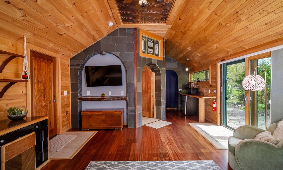 Ithaca Hotel | New Park Event Venue & Suites