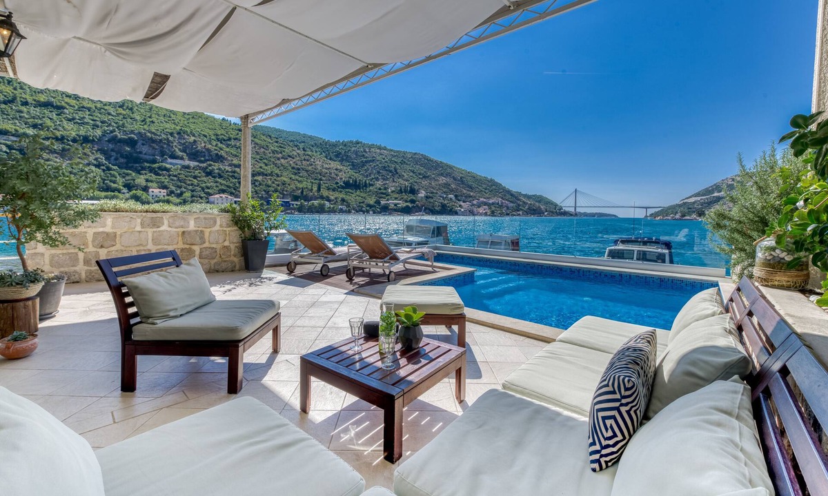 Mokosica Villa | NEW! Peaceful 3BR Accommodation + Perfect Sunset