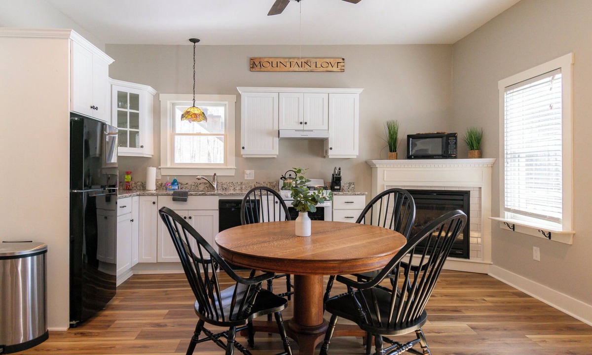 Intervale Condo | NEW! Pet-friendly, riverfront 2bd/1 bth condo