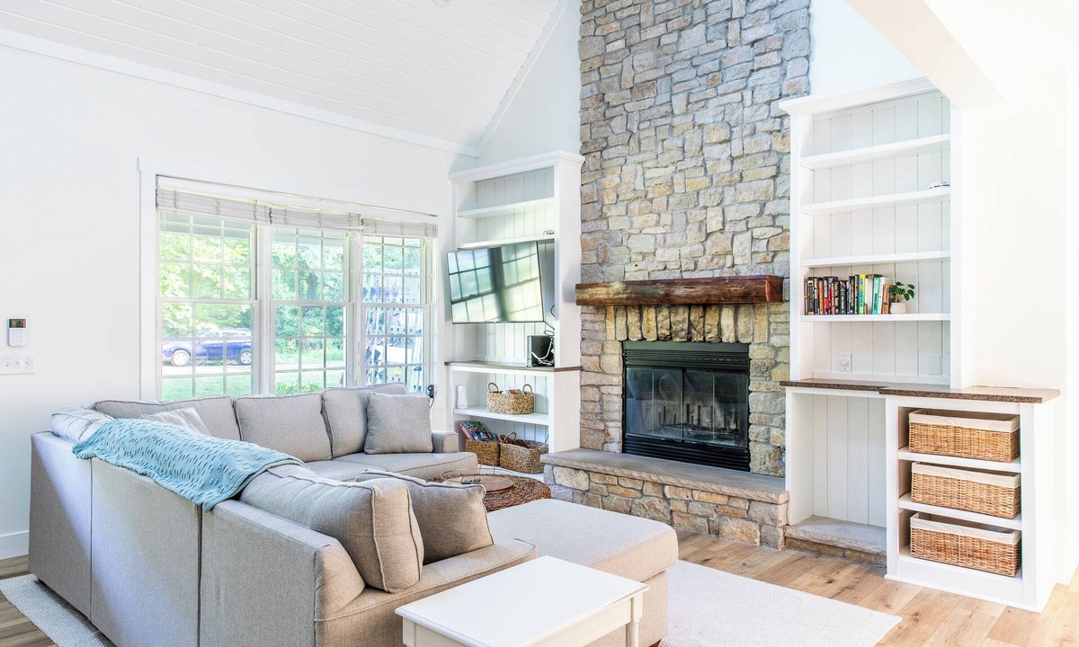 Union Pier House | New Pool, Hot Tub, Short Walk To Beach