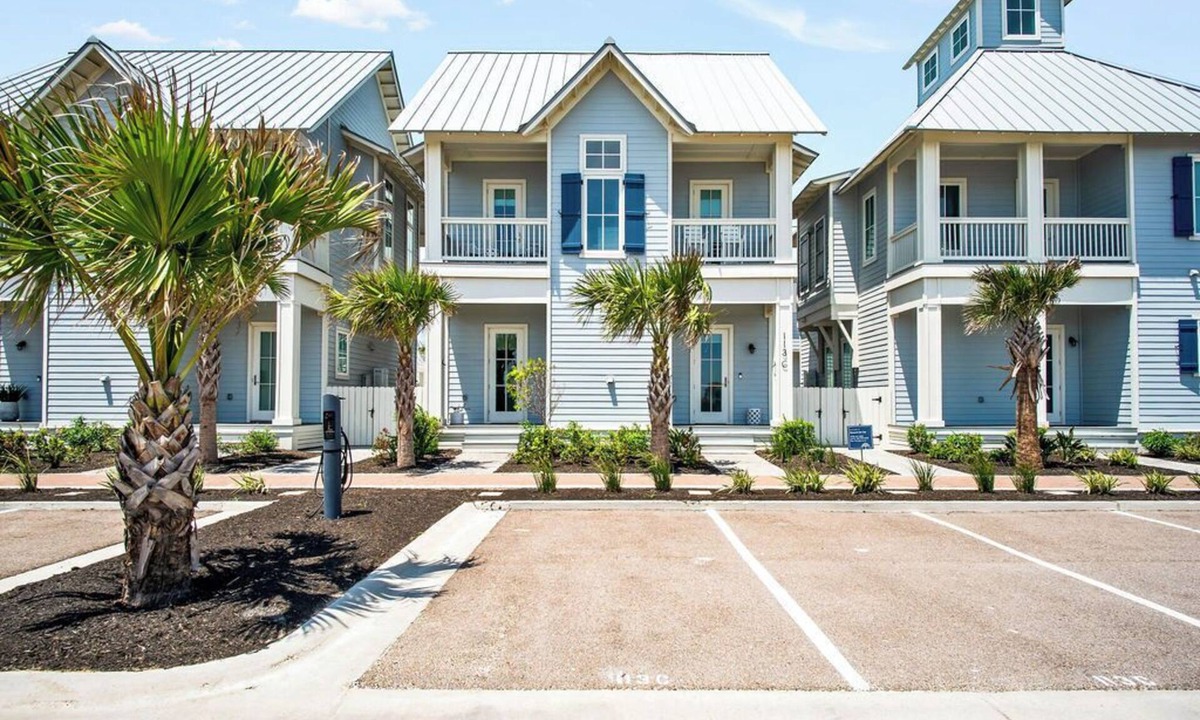 Port Aransas Cottage | New Pool-side Beach Villa in Cinnamon Shore + 20 resort like Amenities