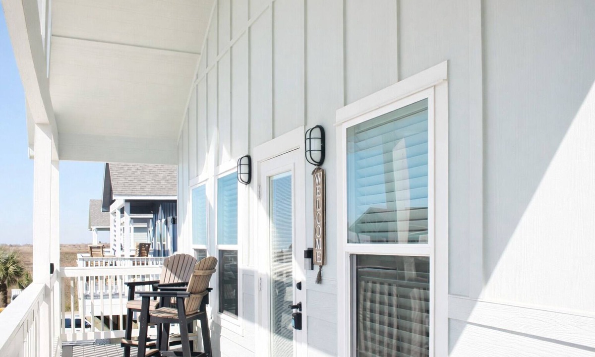 Port Bolivar Villa | New Private Coastal Villa Steps from the Beach