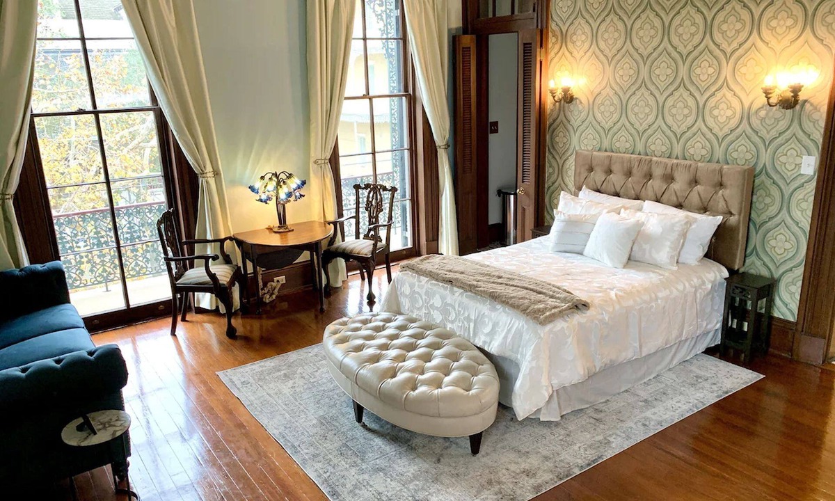 French Quarter Bed & Breakfast | NEW! - Private historic mansion for 16 where French Quarter meets Frenchmen St.
