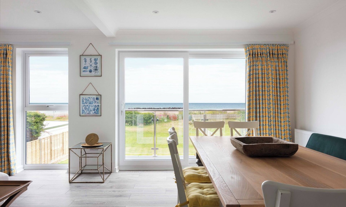 Middleton-on-Sea House | New Property - Beachfront 4 bedroom with direct access to the beach